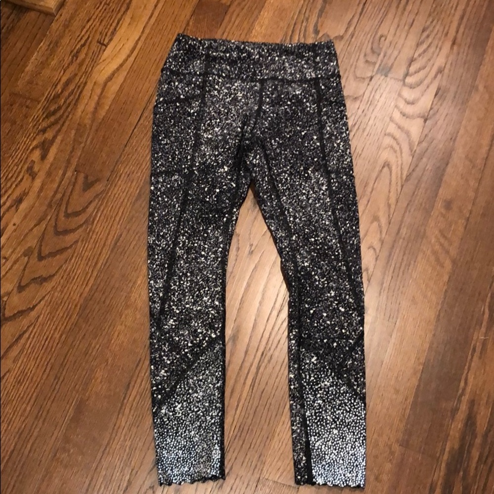 Lululemon cropped Wunder Under leggings